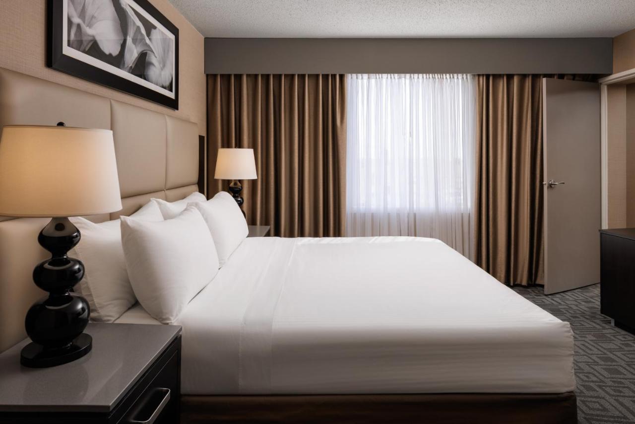 Executive Suite,1419756651:JPEG